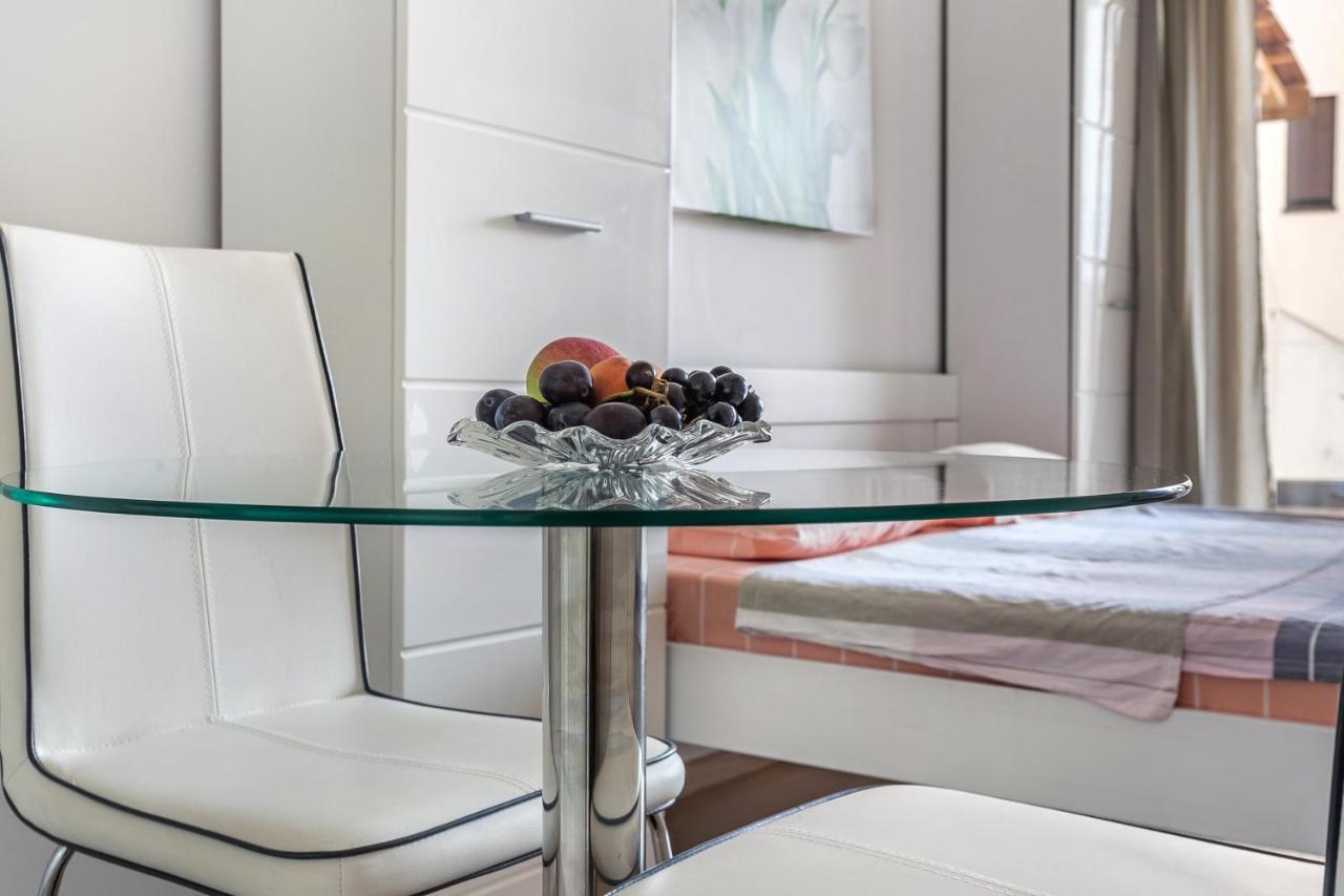 Apartments Beatrice Рафаиловичи Экстерьер фото